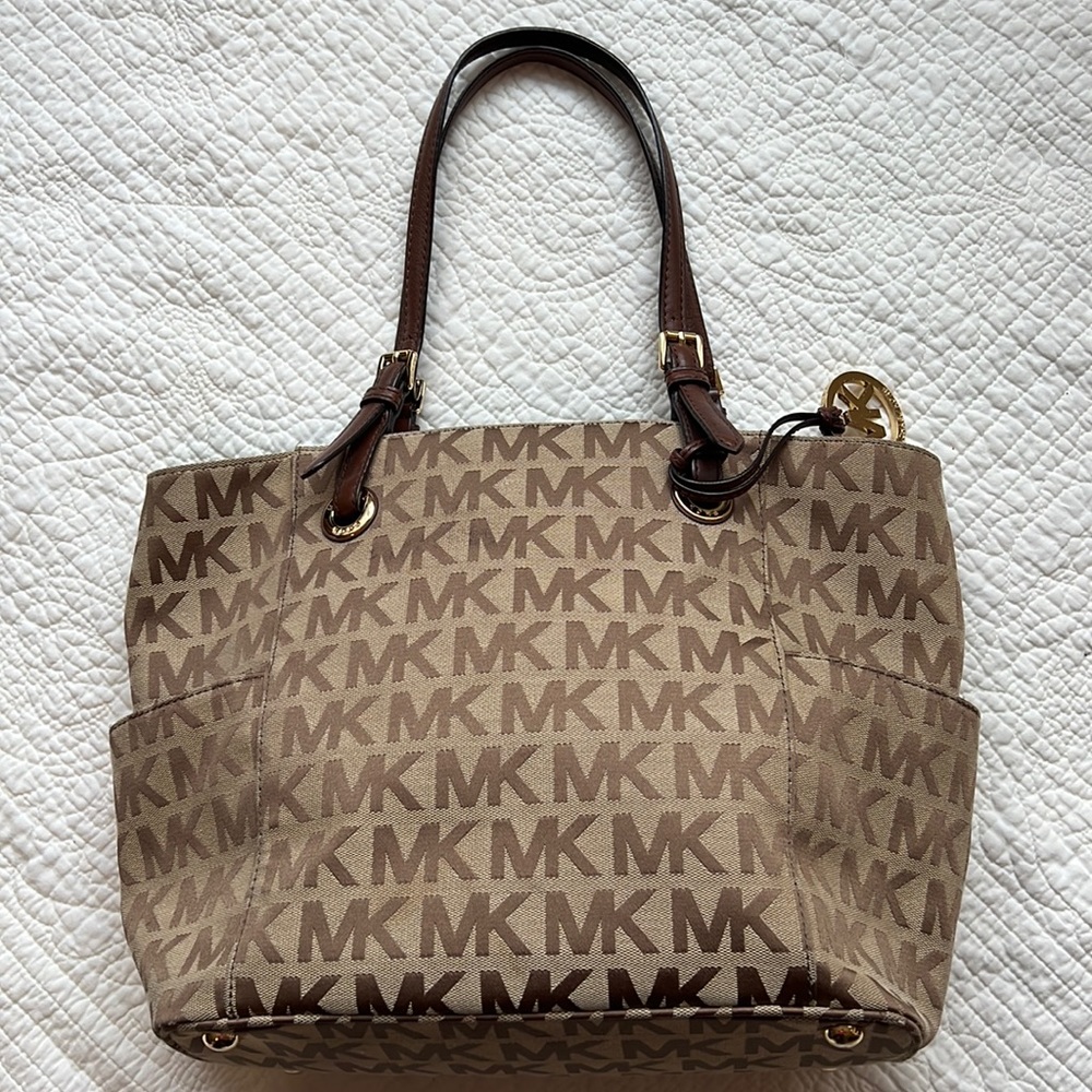 Michael Kors purse and very good gently used condition